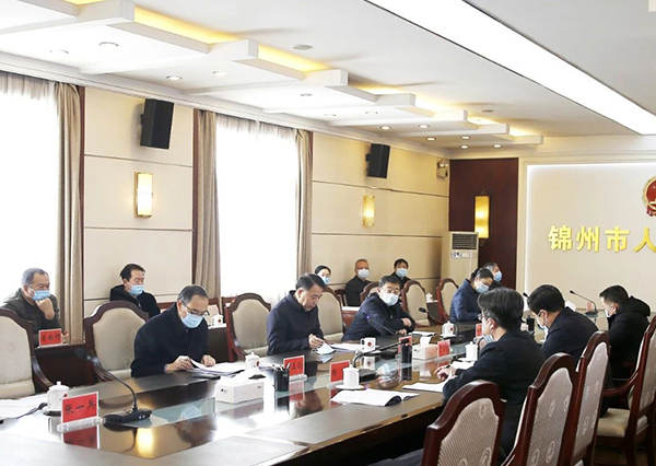 市政府聽(tīng)取人大代表、政協(xié)委員對《政府工作報告》的意見(jiàn)和建議